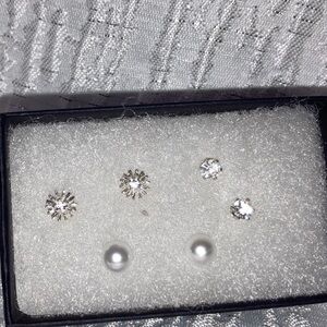 Antian Accesorio™ 3 Pair Stud Earrings – Pearl, Zircon & Floral